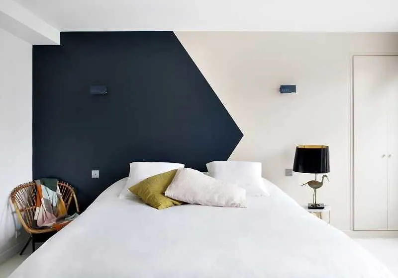 ***  Hotel Henriette Paris France