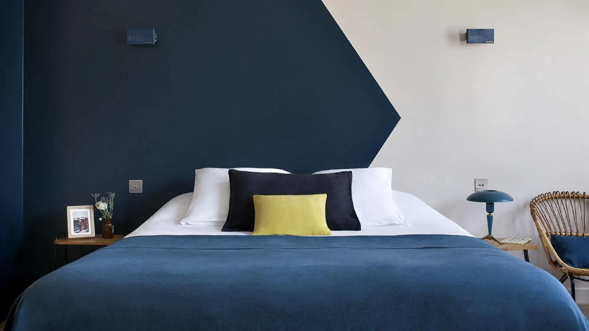 ***  Hotel Henriette Paris France